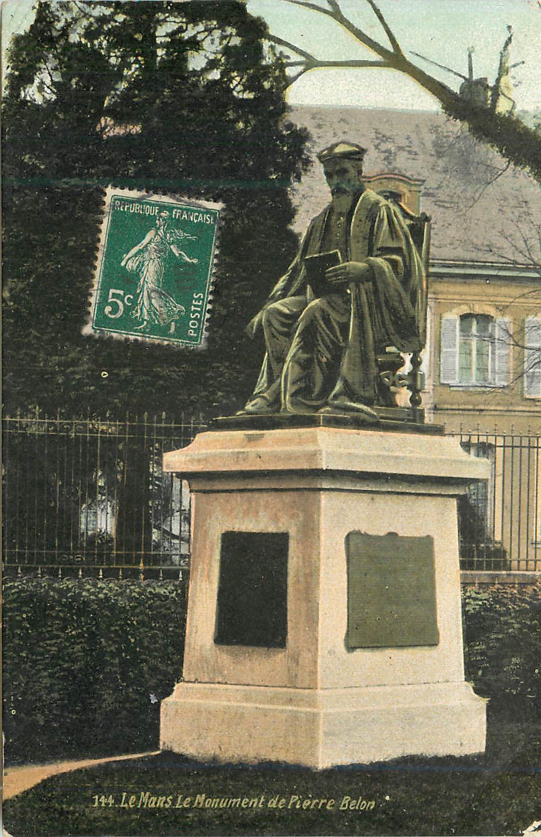 CPA Le Mans Le Monument de Pierre Belon