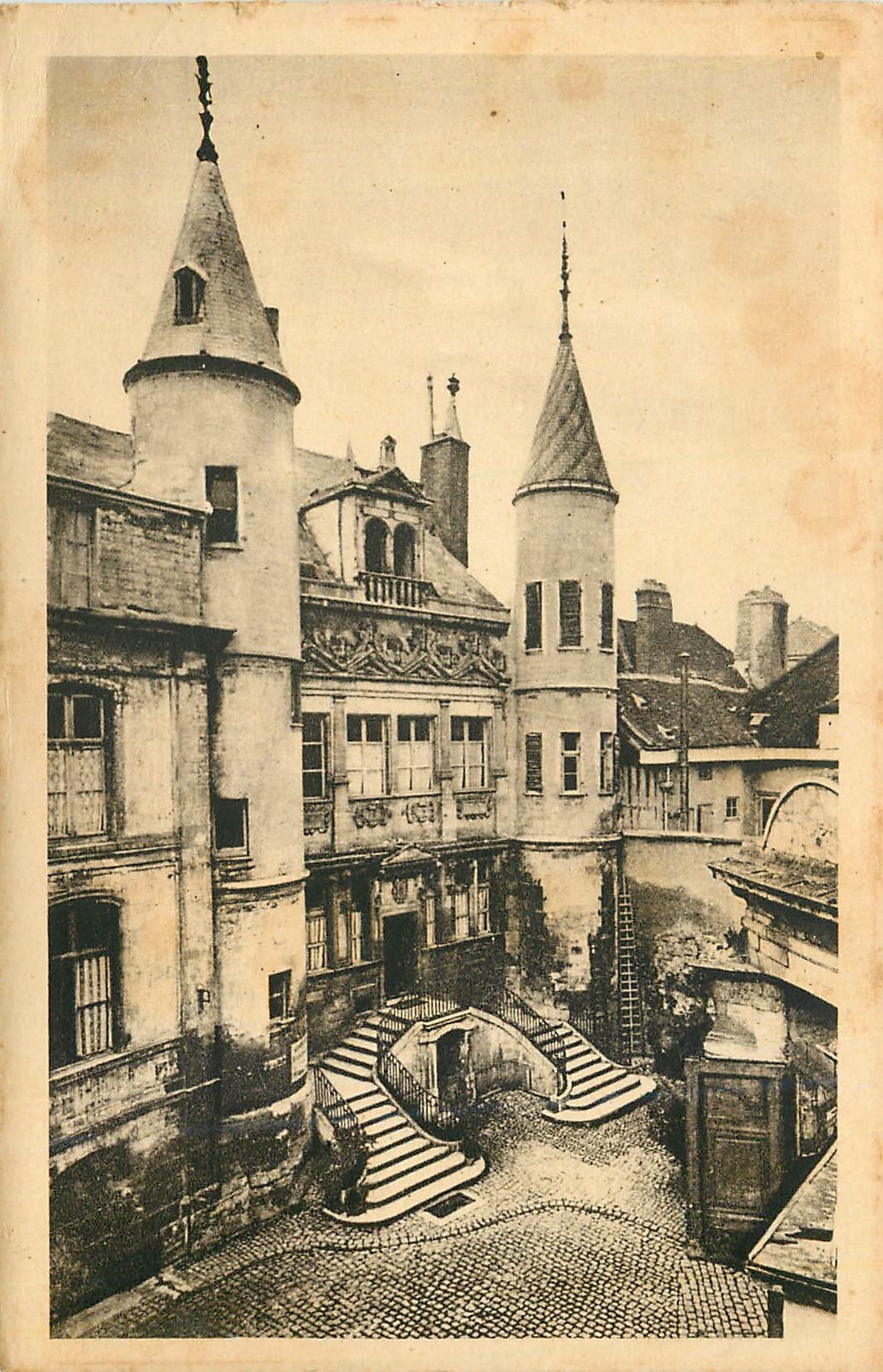 CPA Troyes (Aube) Hotel de Vauluisant (XVIe Siecle) Rue de Vauluisant 4