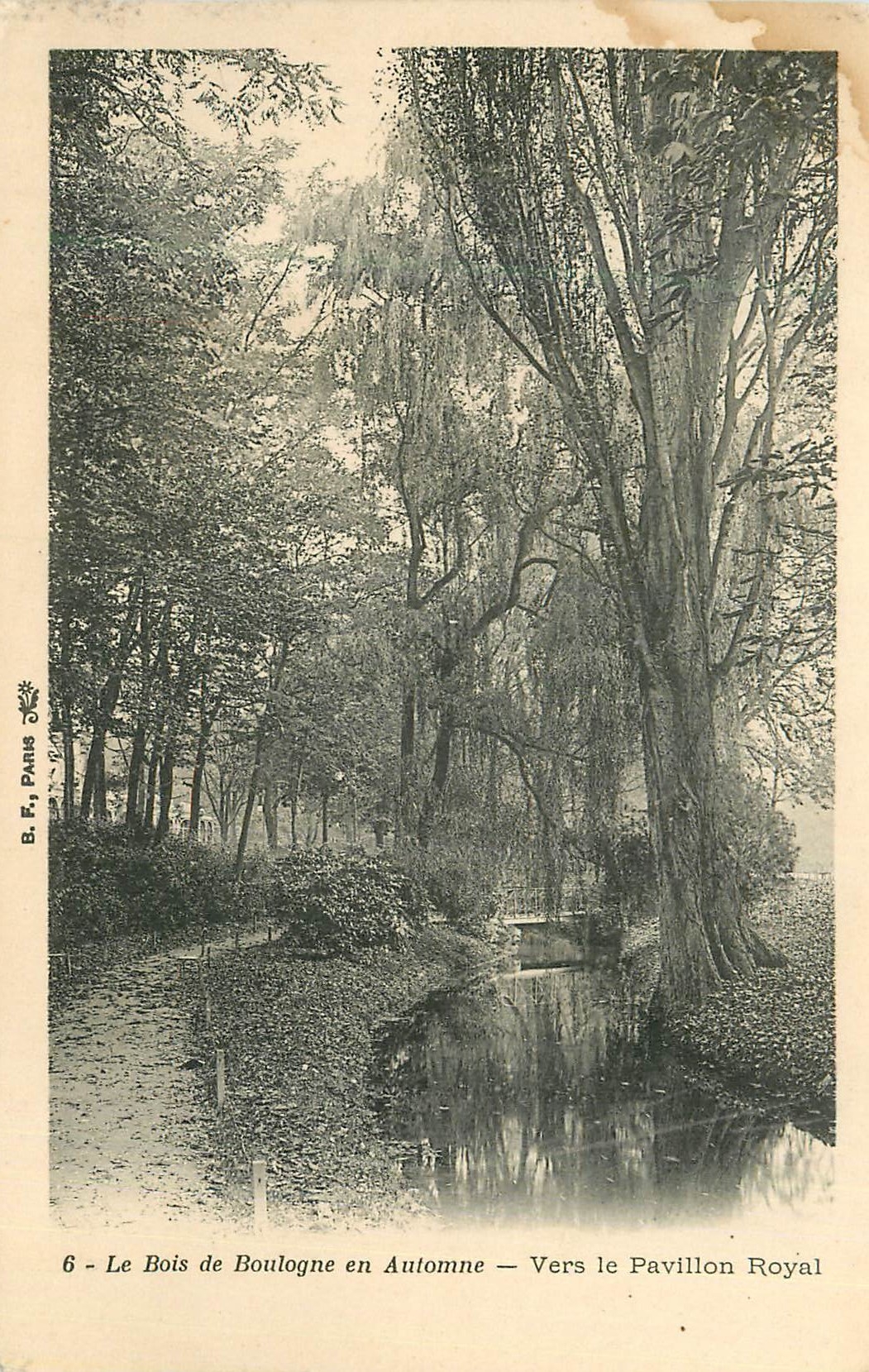 CPA Le Bois Boulogne en Automne Vers le Pavillon Royal