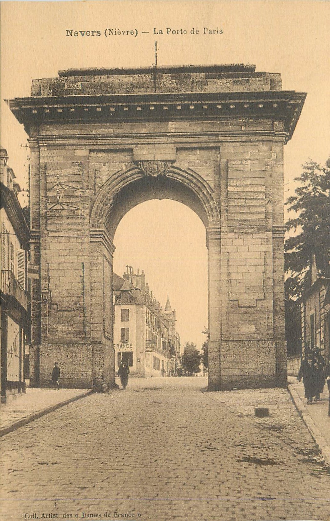 CPA Nevers (Nievre) La Porte de Paris