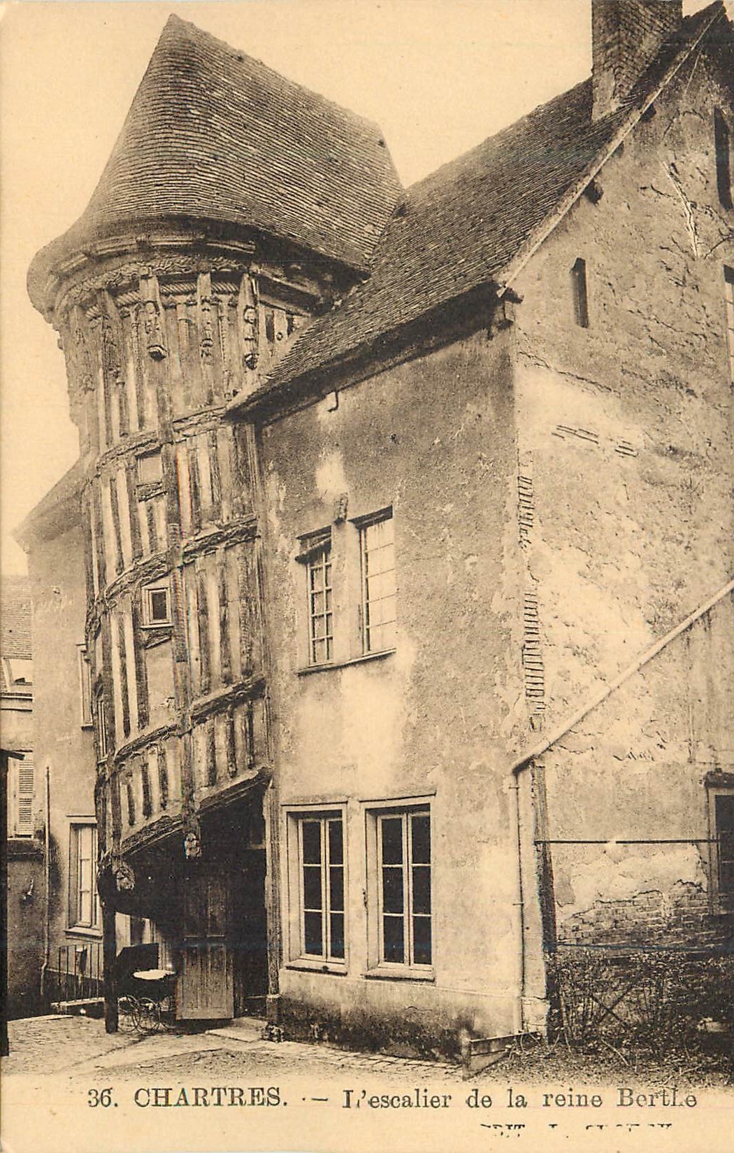CPA Chartres l'Escalier de la Reine Berthe
