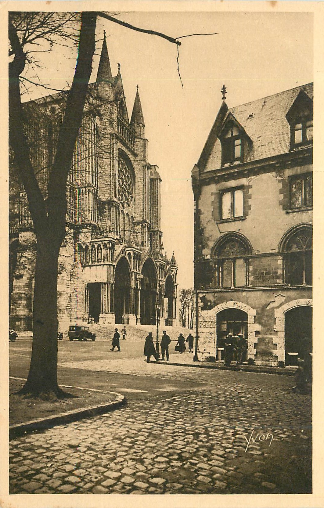 Chartres — L'Ancienne Poste et le Portail Sud — Éditions d'Art YVON