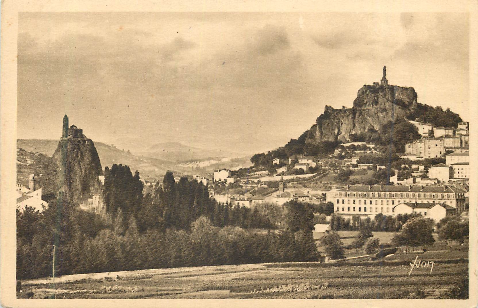 Le Puy (Haute-Loire) — Les Rochers Saint-Michel d'Aiguilhe et Cornille — Éditions d'Art Yvon