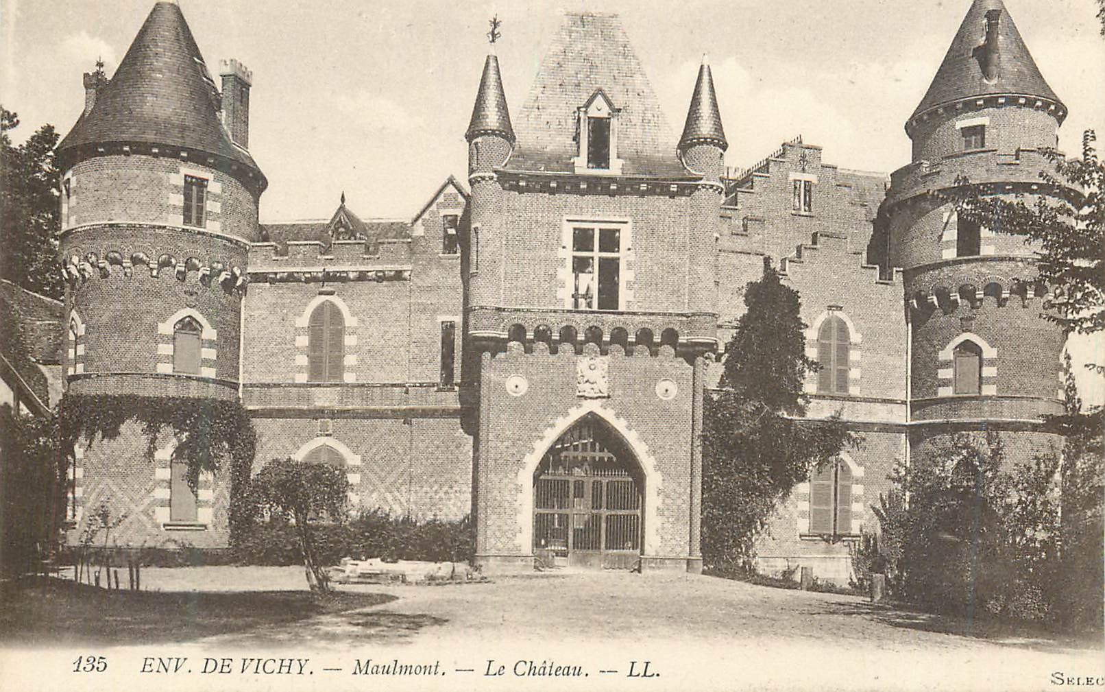 CPA Env de Vichy Maulmont le Chateau