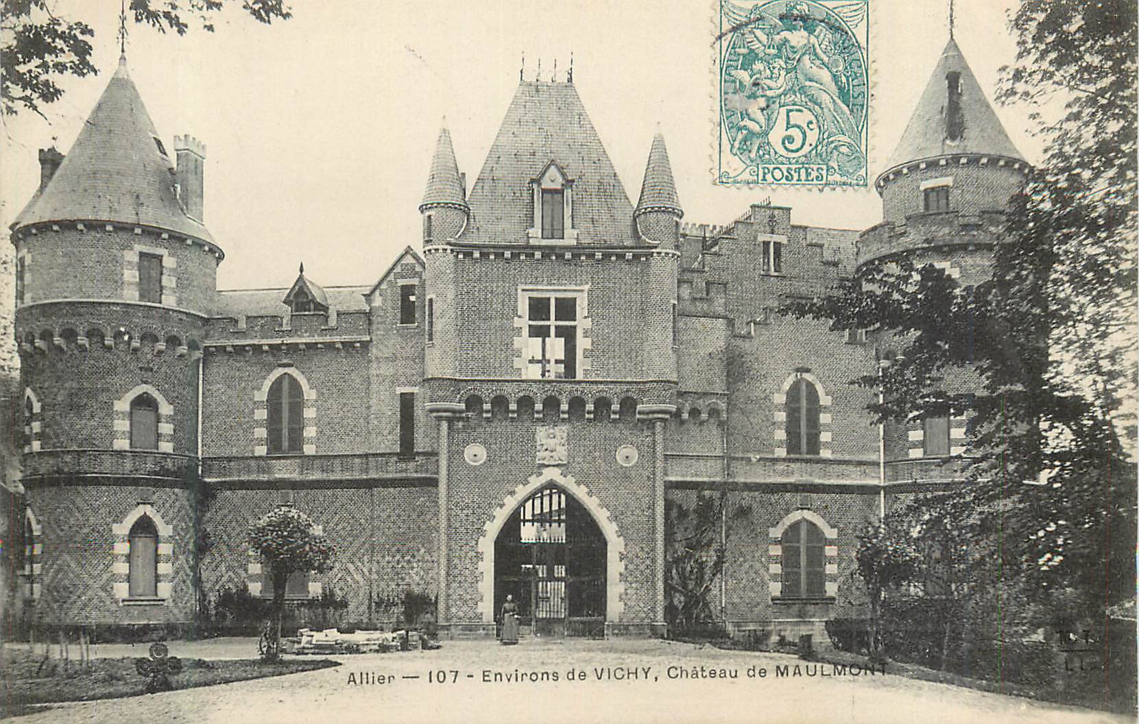 CPA Alliee Environs de Vichy Chateau de Maulmont