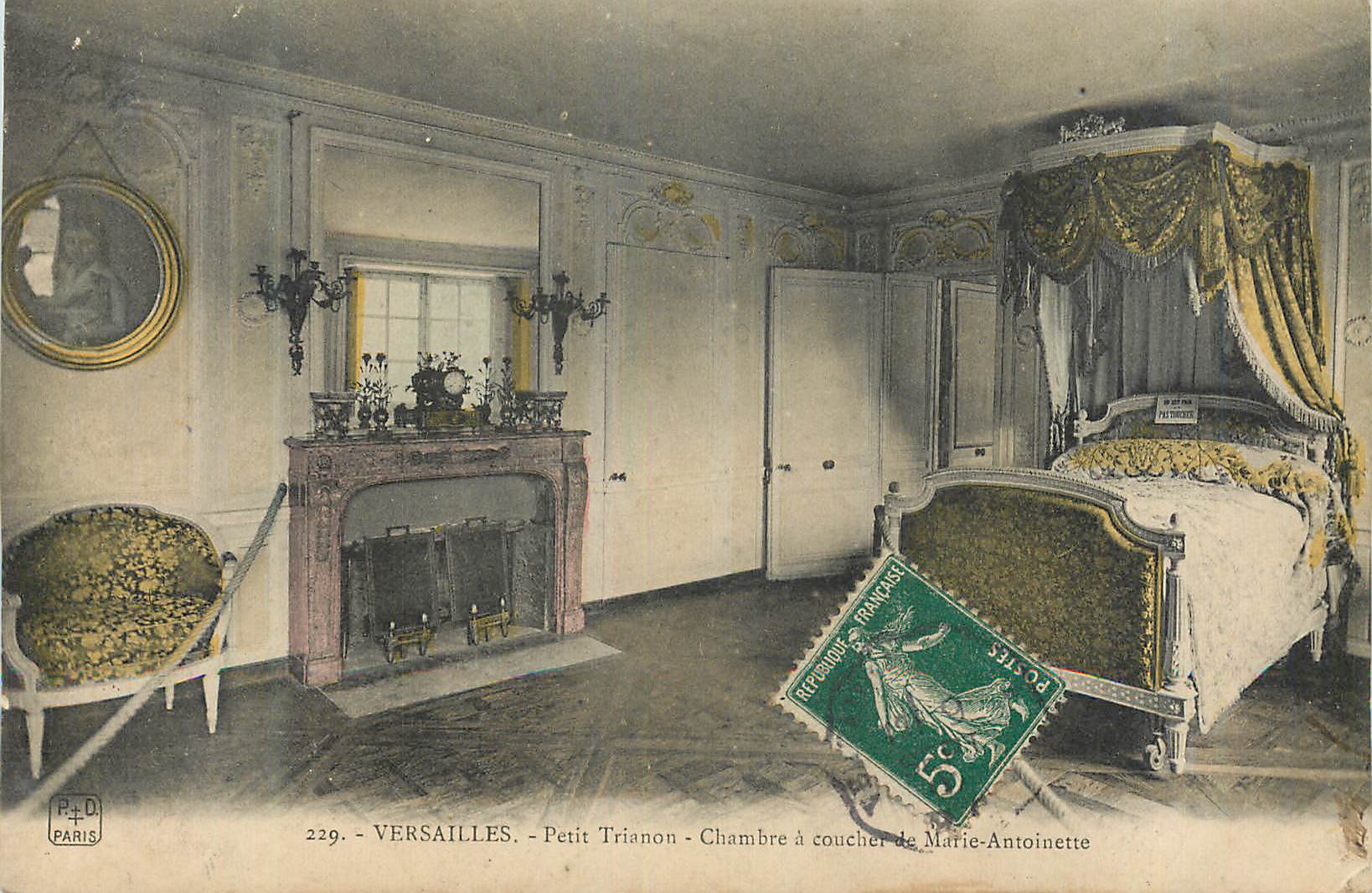 CPA Versailles Petit Trianon  Chambre a Coucher de Marie Antoinette