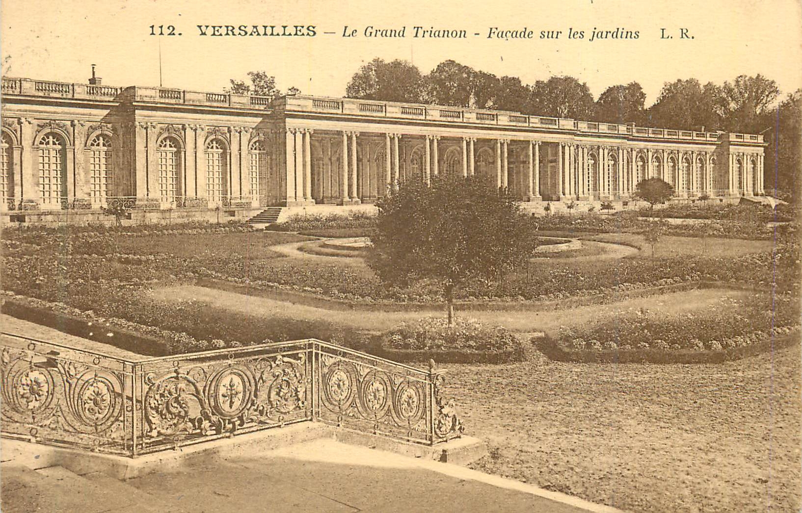 CPA Versailles le Grand Trianon Facade sur les Jardins