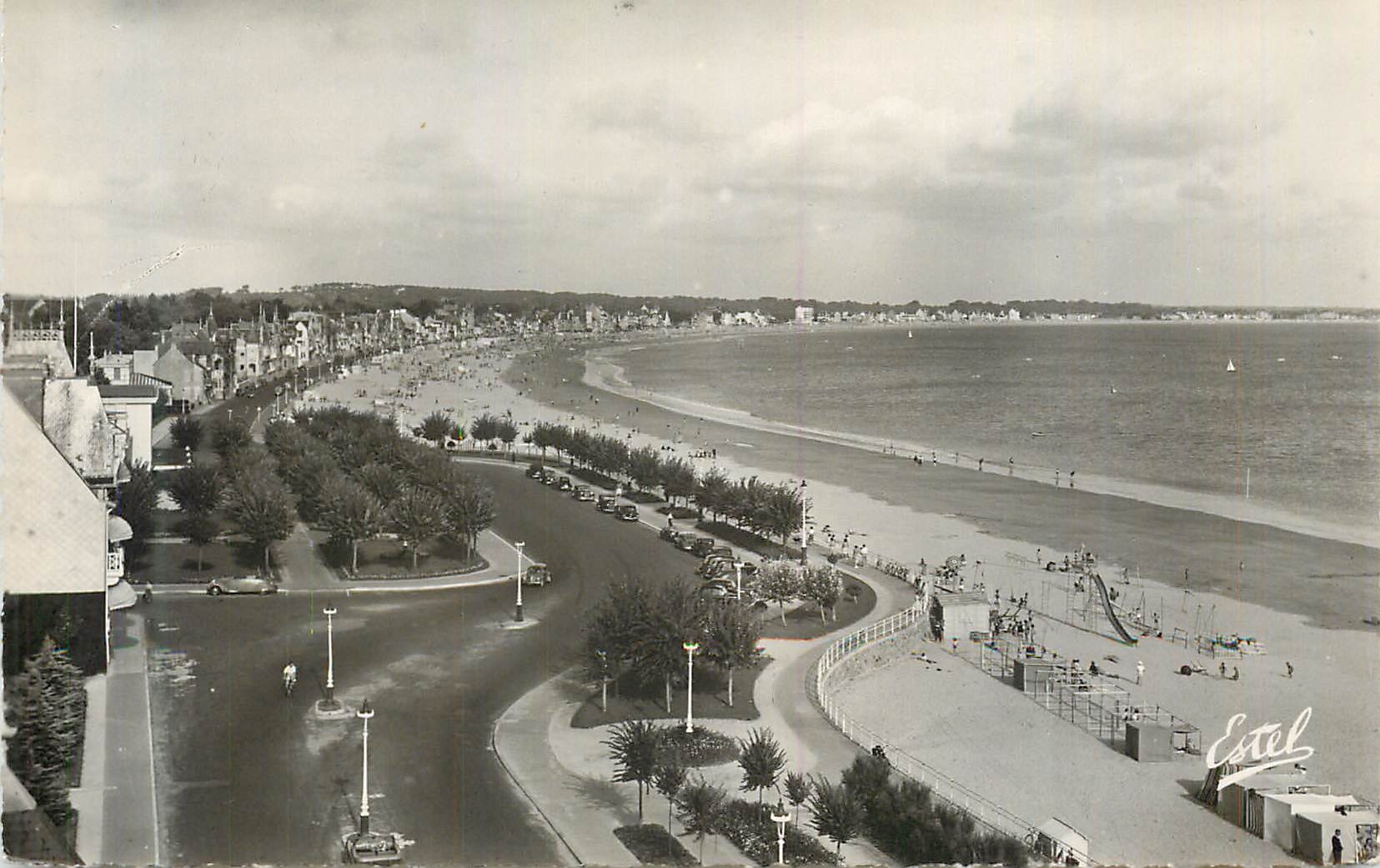 CPM la Baule vue sur l'Esplanade du Casino et de la Plage