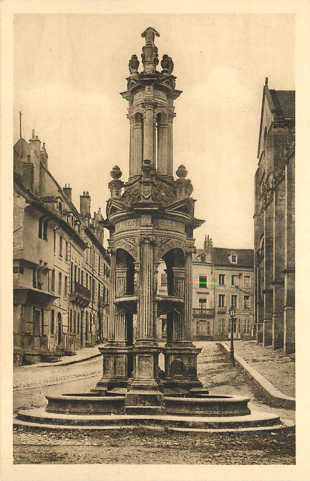 Fontaine Saint-Lucien — éditeur inconnu — n° de série non visible