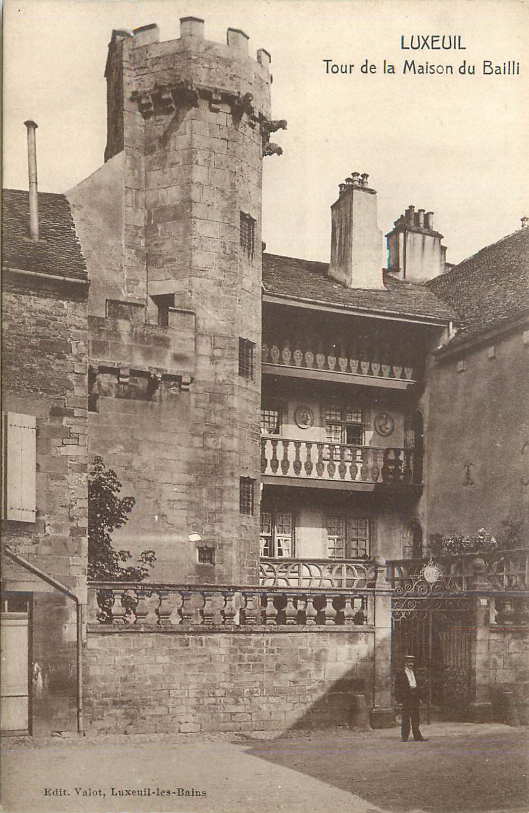 CPA Luxeuil Tour de la Maison du Bailli