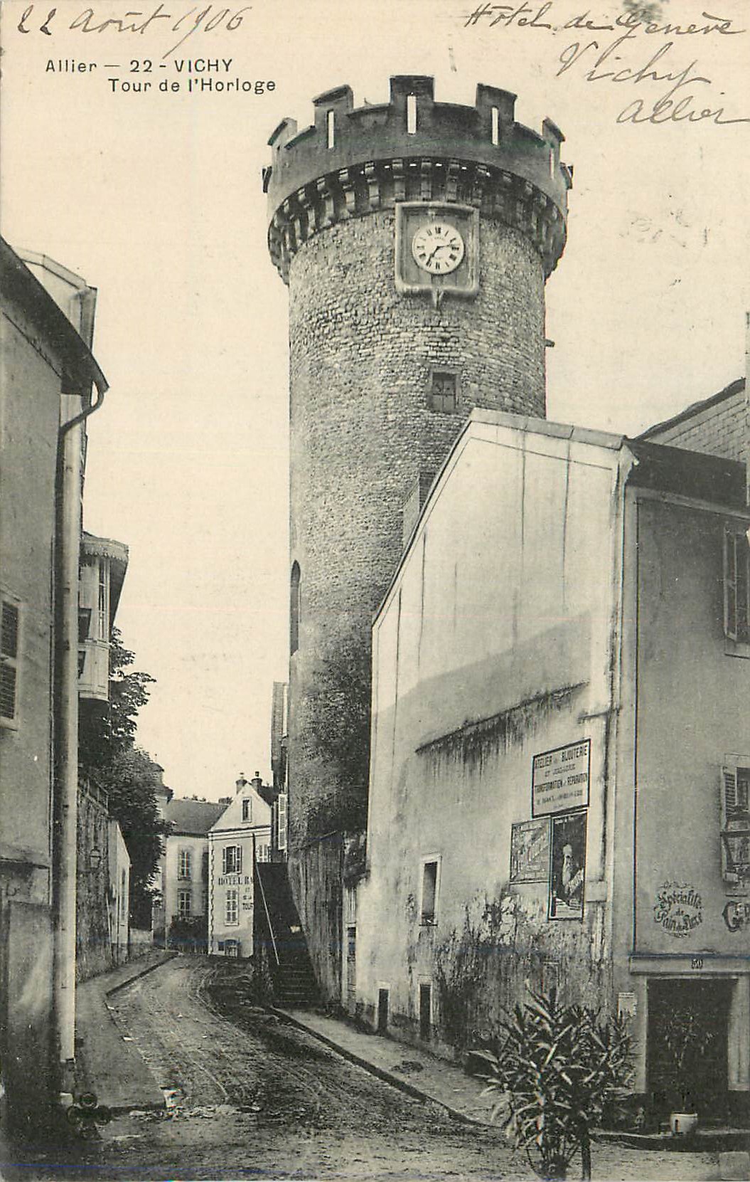 CPA Vichy Allier la Tour de l'Horloge