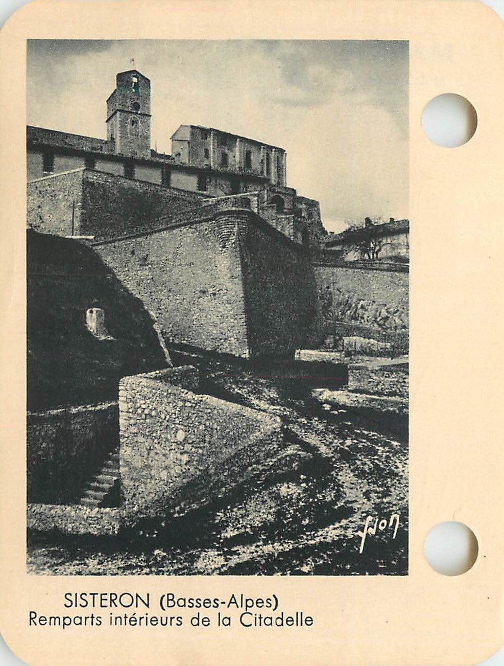 Image Sisteron (Basses Alpes) Remparts Interieurs de la Citadelle