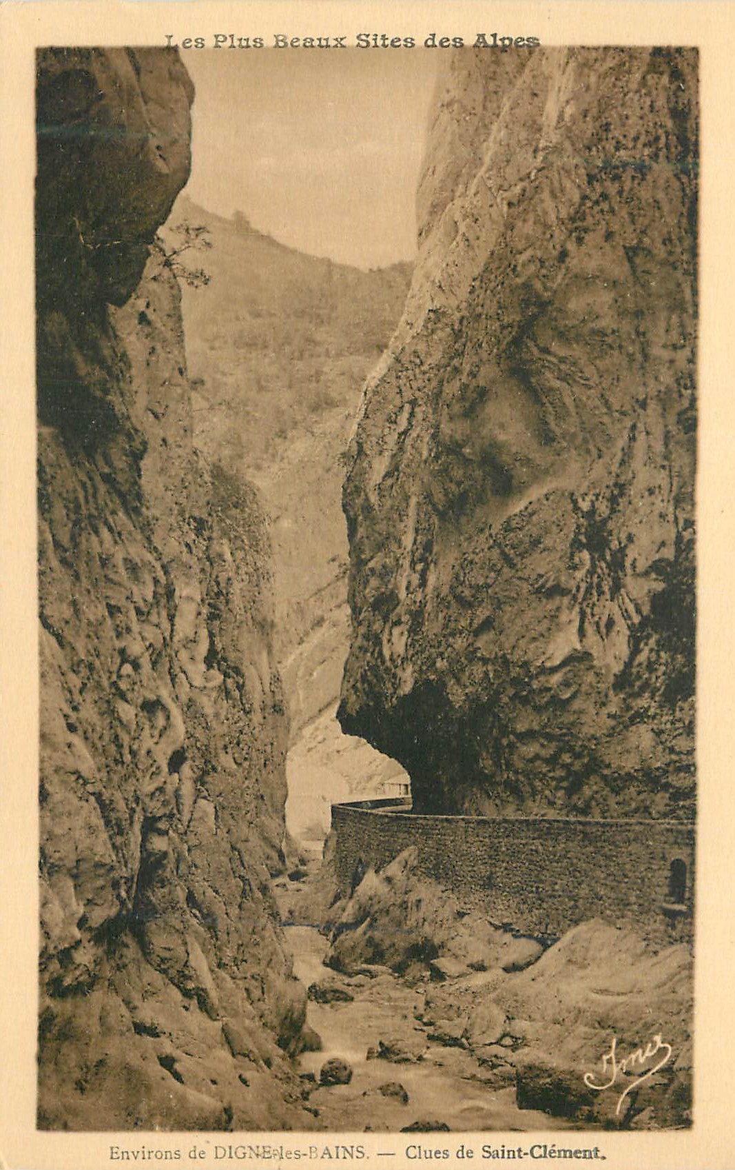 Cluses de Saint-Clément — Environs de Digne-les-Bains — Les Plus Beaux Sites des Alpes