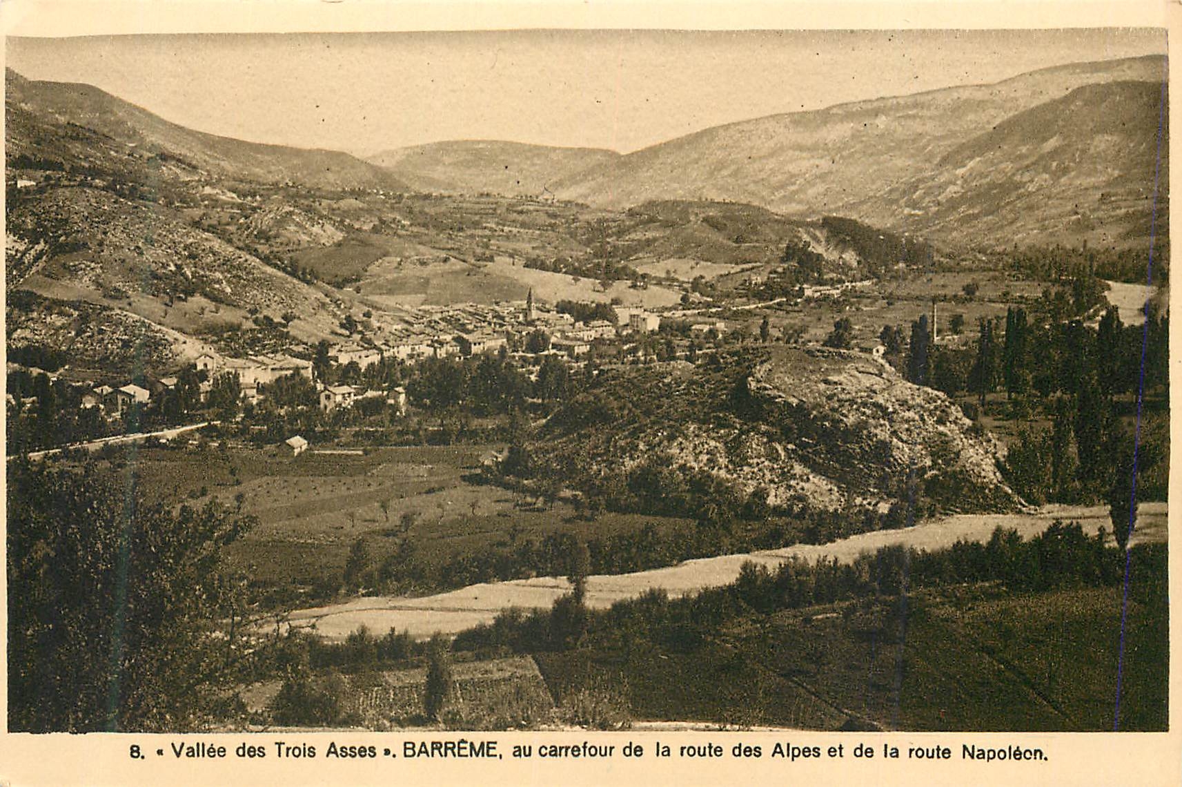 Vallée des Trois Asses — Barrême, au carrefour de la route des Alpes et de la route Napoléon.