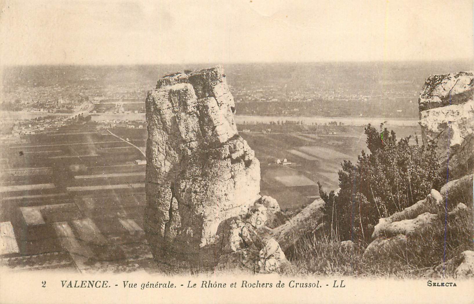 CPA Valence Vue Generale Le Rhone et Rochers de Crussol