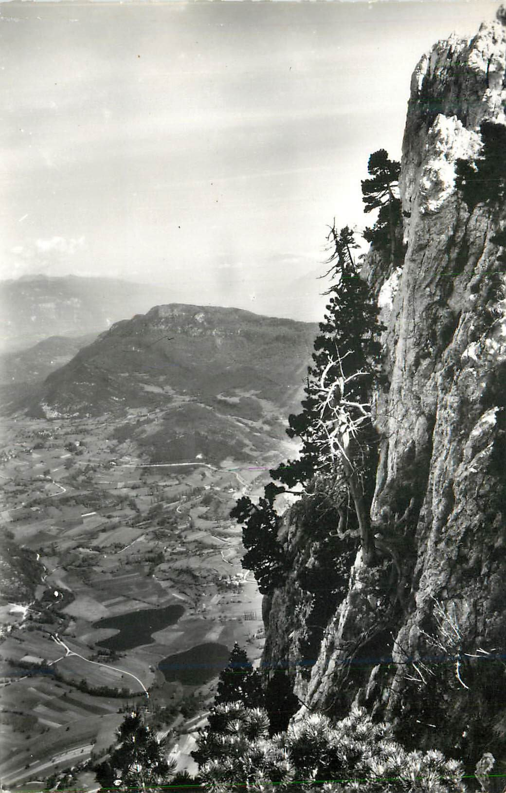 CPM Paysages de Savoie Sommet de la Dent du Chat Vue sur les Lacs de Chevalu
