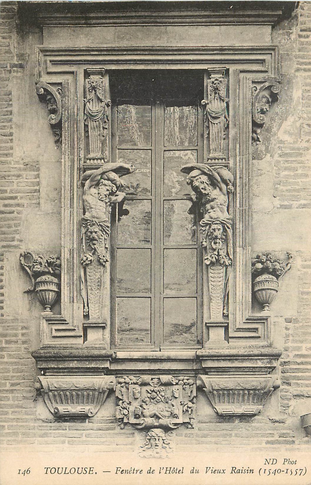 CPA Toulouse Fenetre de l'Hotel du Vieux Raisin (1540 1557)