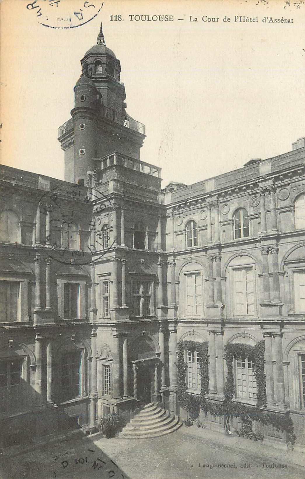 CPA Toulouse La Cour de L'Hotel d'Assezat