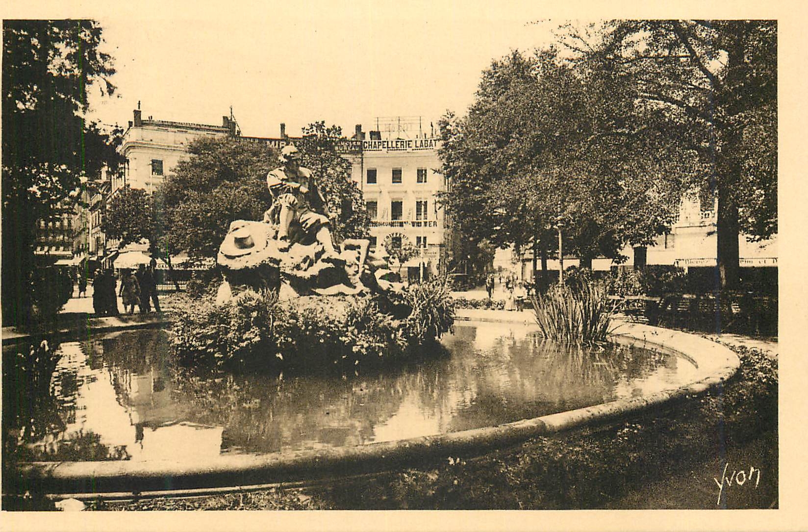 CPA La Douce France Toulouse (Hte Garonne) Square Wilson Statue de goudouli