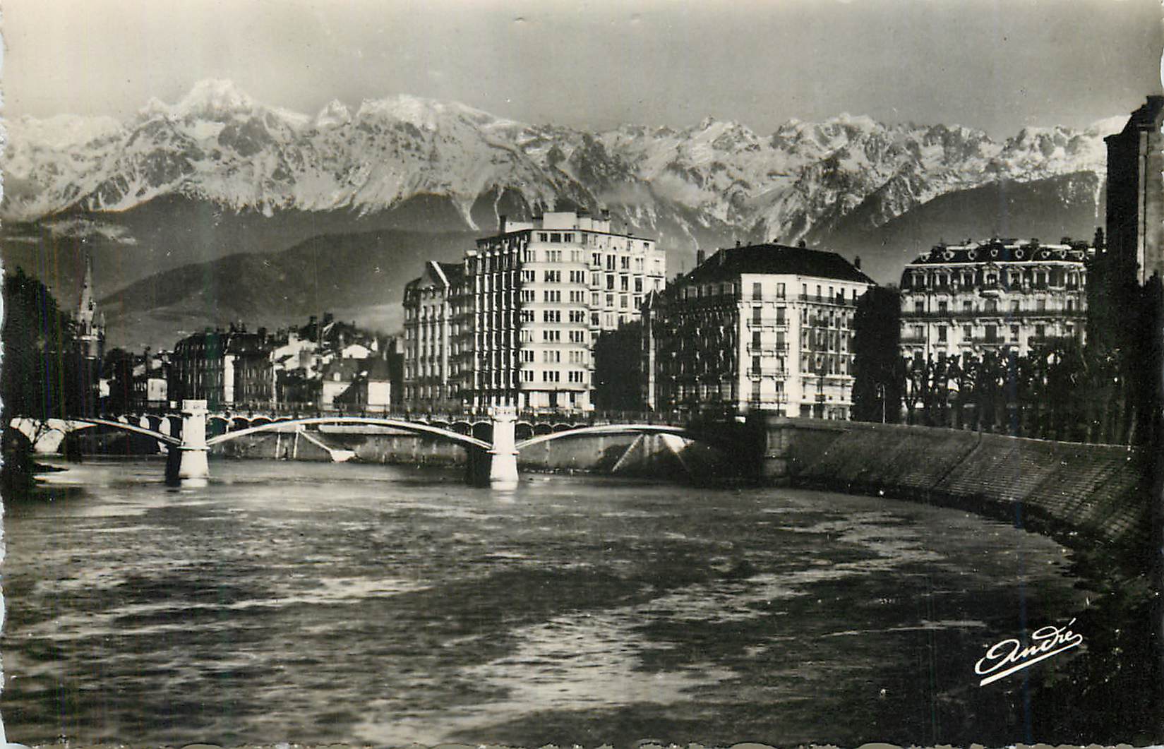 CPM Les Belles Alpes Francaises Grenoble Pont de la Porte de France et les Alpes