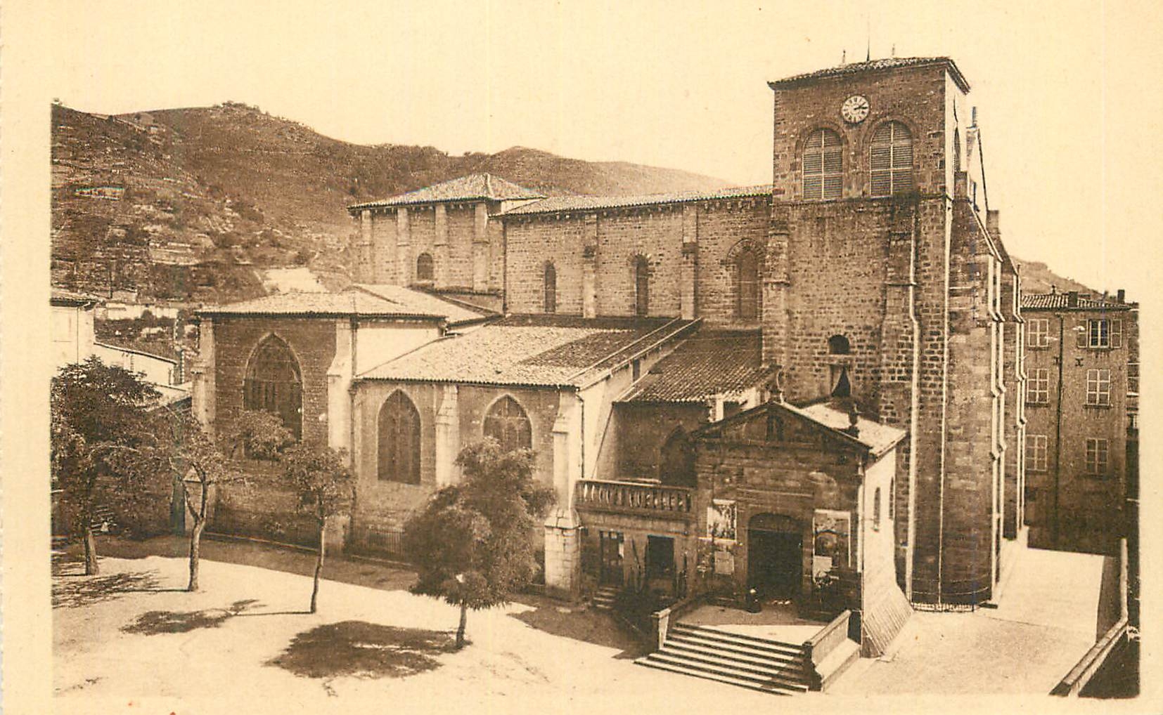 CPA Thiers L'Eglise Saint Genes Cote Nord Portail Lateral