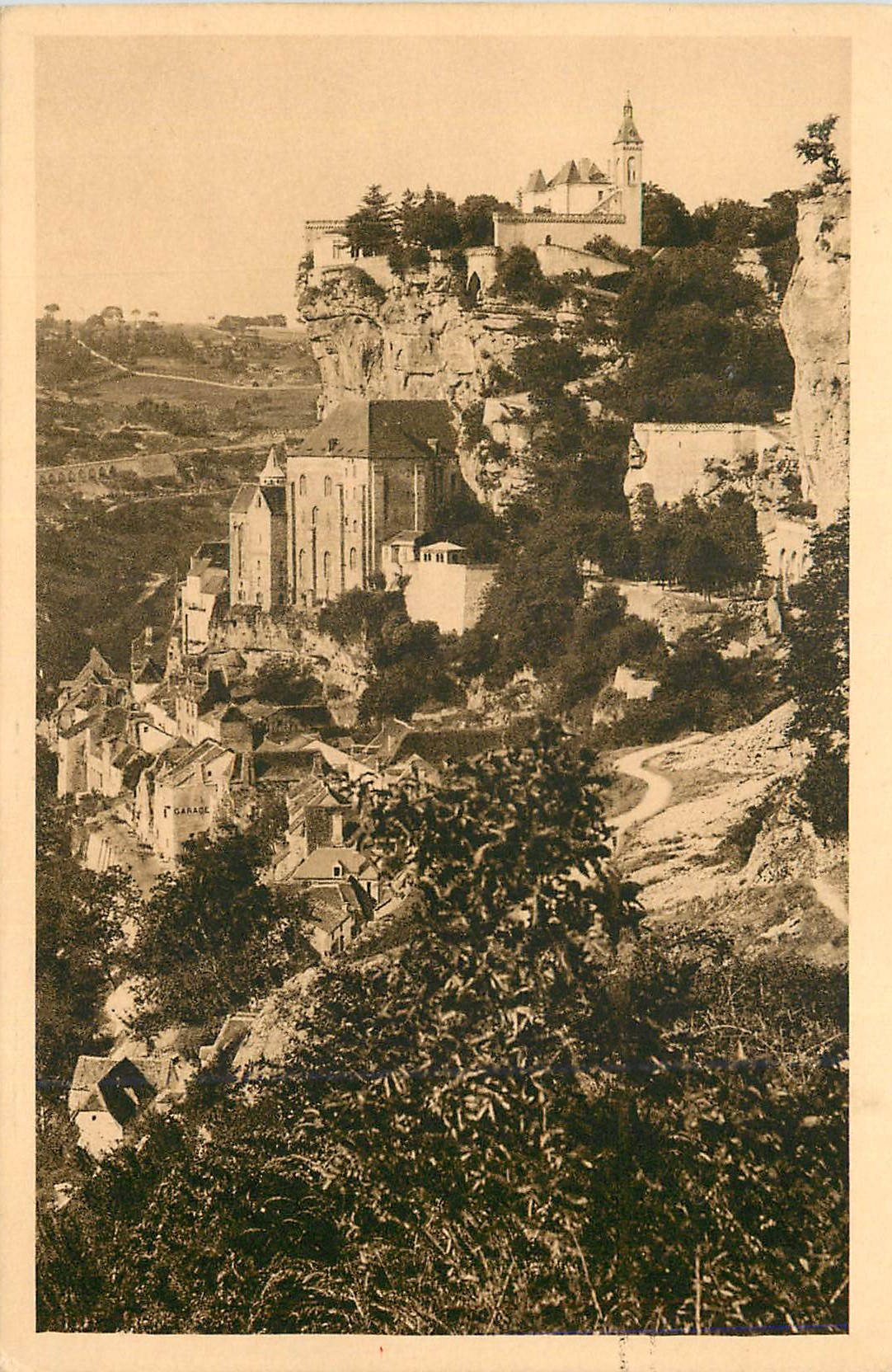 Rocamadour — vu du Chemin des Templiers — Édition de la librairie Vernel, St-Céré (Lot)