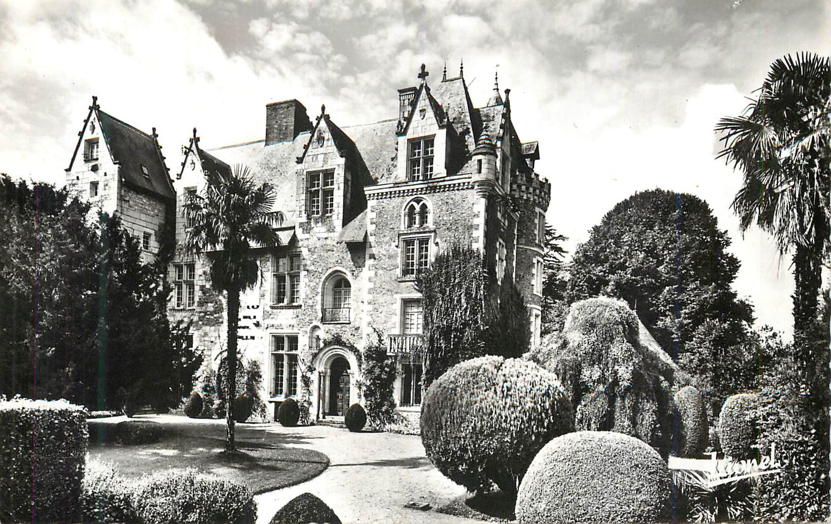 CPM Villeveque (Maine et Loire) Le Chateau