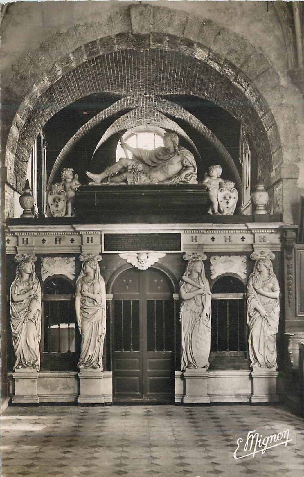 CPM Vallery (Yonne) Interieur de l'Eglise Mausole de Henri II de Bourbon Conde Pere du Grand Conde Style Renaissance (XV