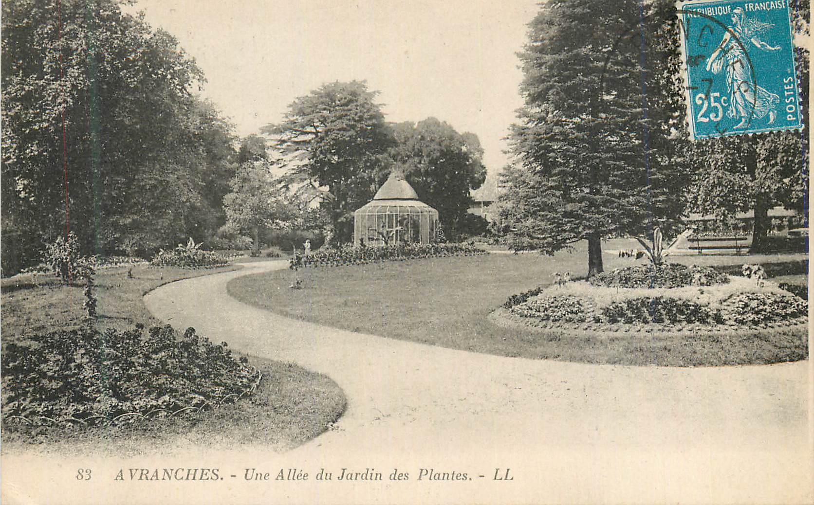 Avranches - Une Allée du Jardin des Plantes - LL