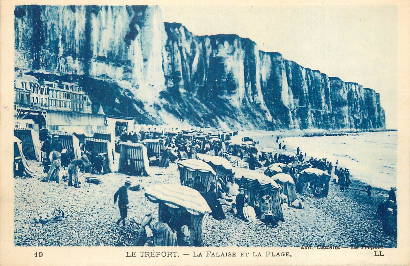 CPA Le Treport La Falaise et la Plage