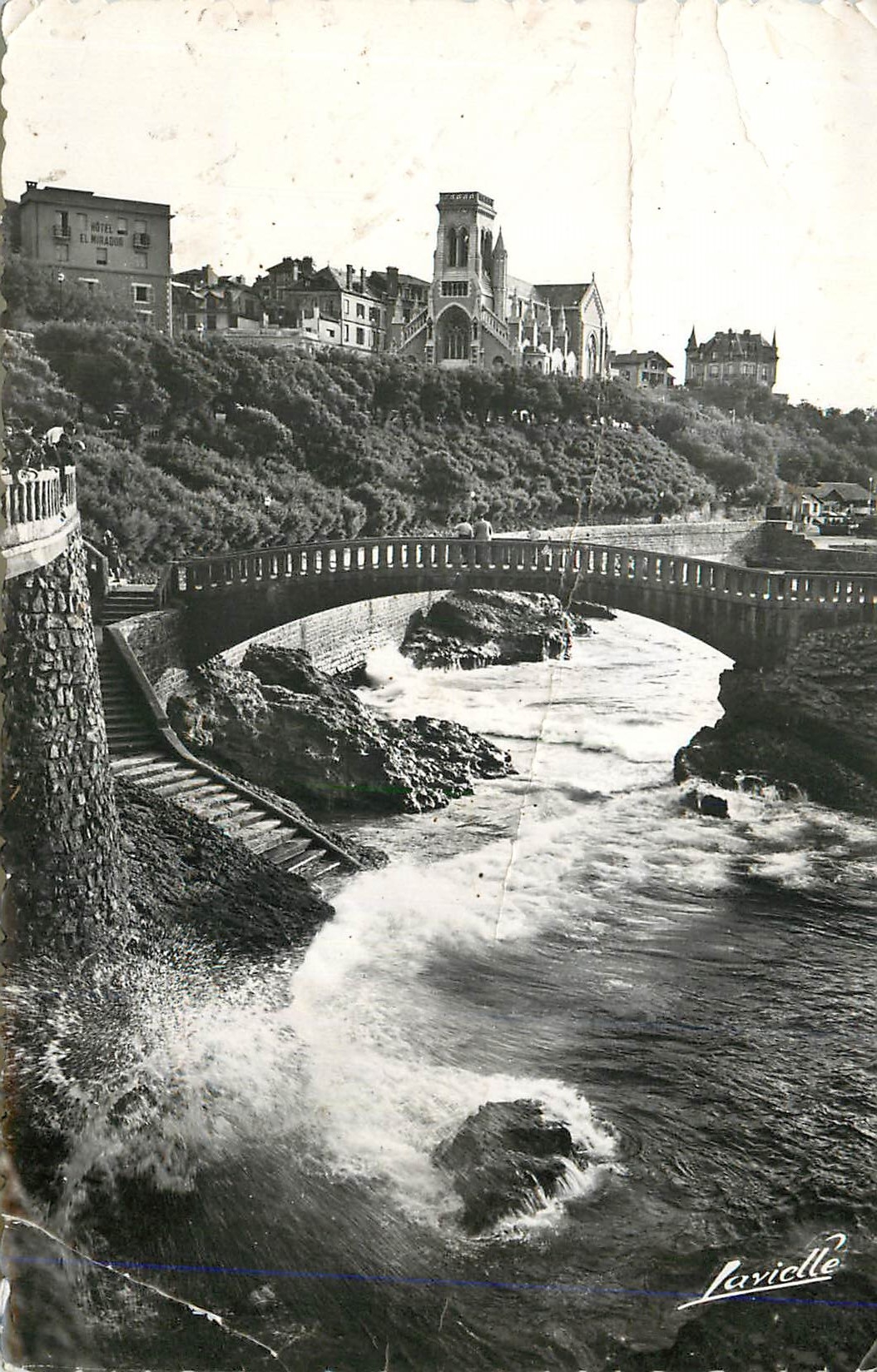 CPM Biarritz Le Pont du Basta et l'Eglise Ste Eugenie