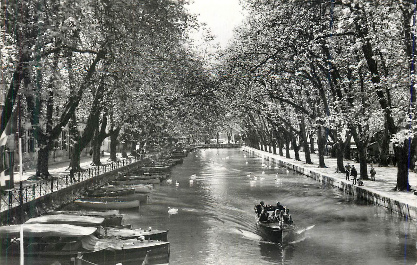 Annecy (Haute-Savoie) — Le Canal du Vassé où se déroulent les fêtes vénitiennes — Éditions G. Rossat-Mignod, n°111