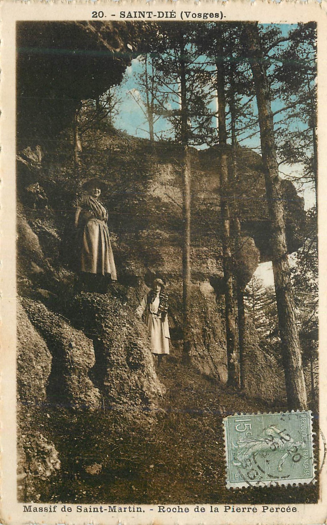 CPA Saint Die (Vosges) Massif de Saint Martin Roche de la Pierre Percee