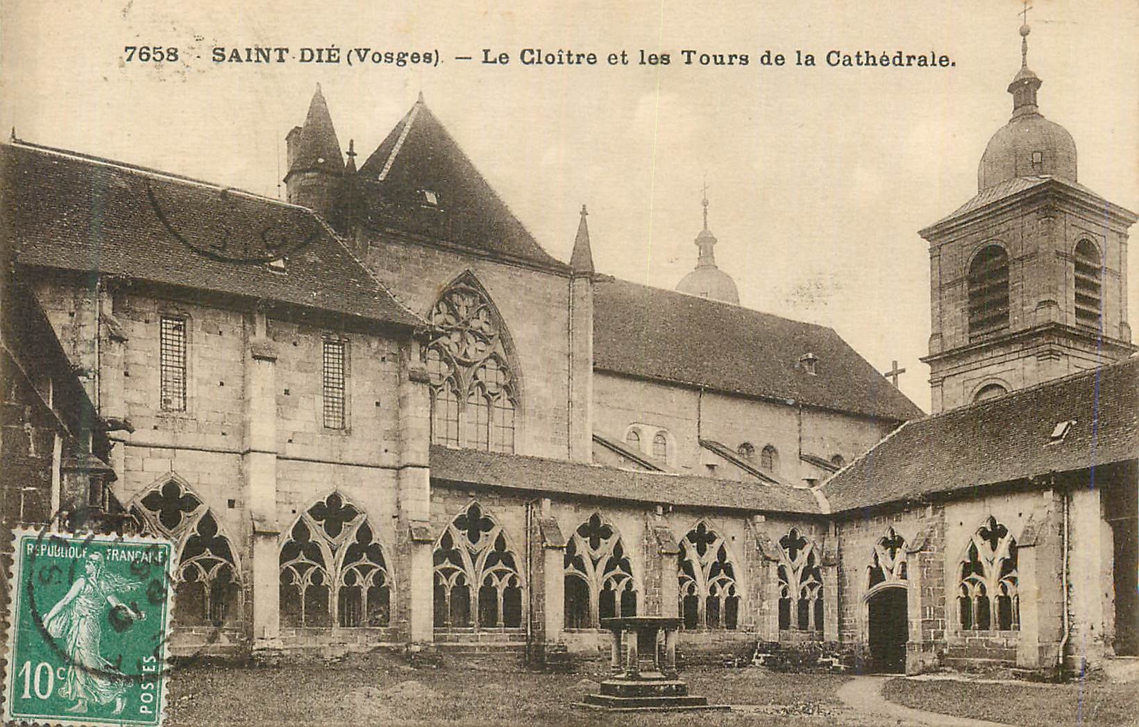 CPA Saint Die (Vosges) Le Cloitre et les Tours de la Cathedrale