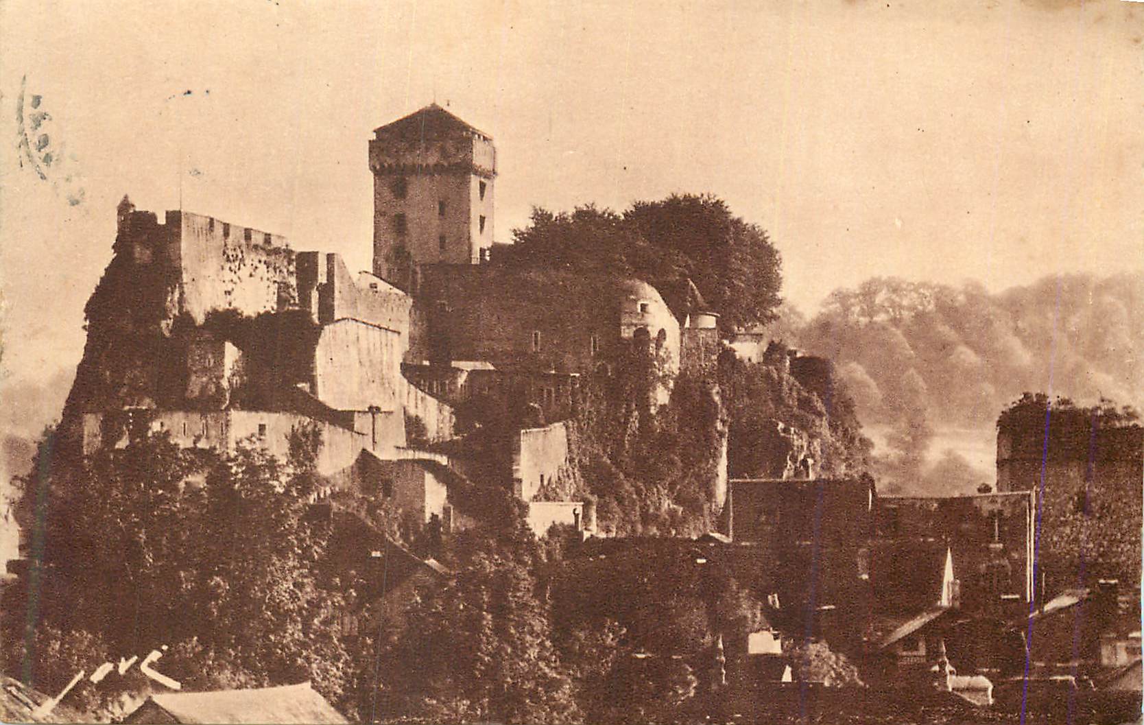 CPA Toute La France Lourdes (H P) Le Chateau Fort