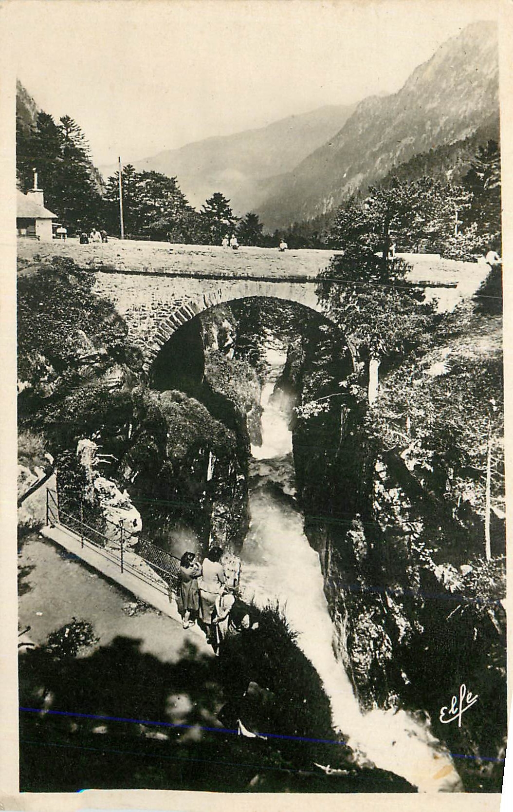 CPM Pyrenees Ocean Cauterets Le Pont d'Espagne