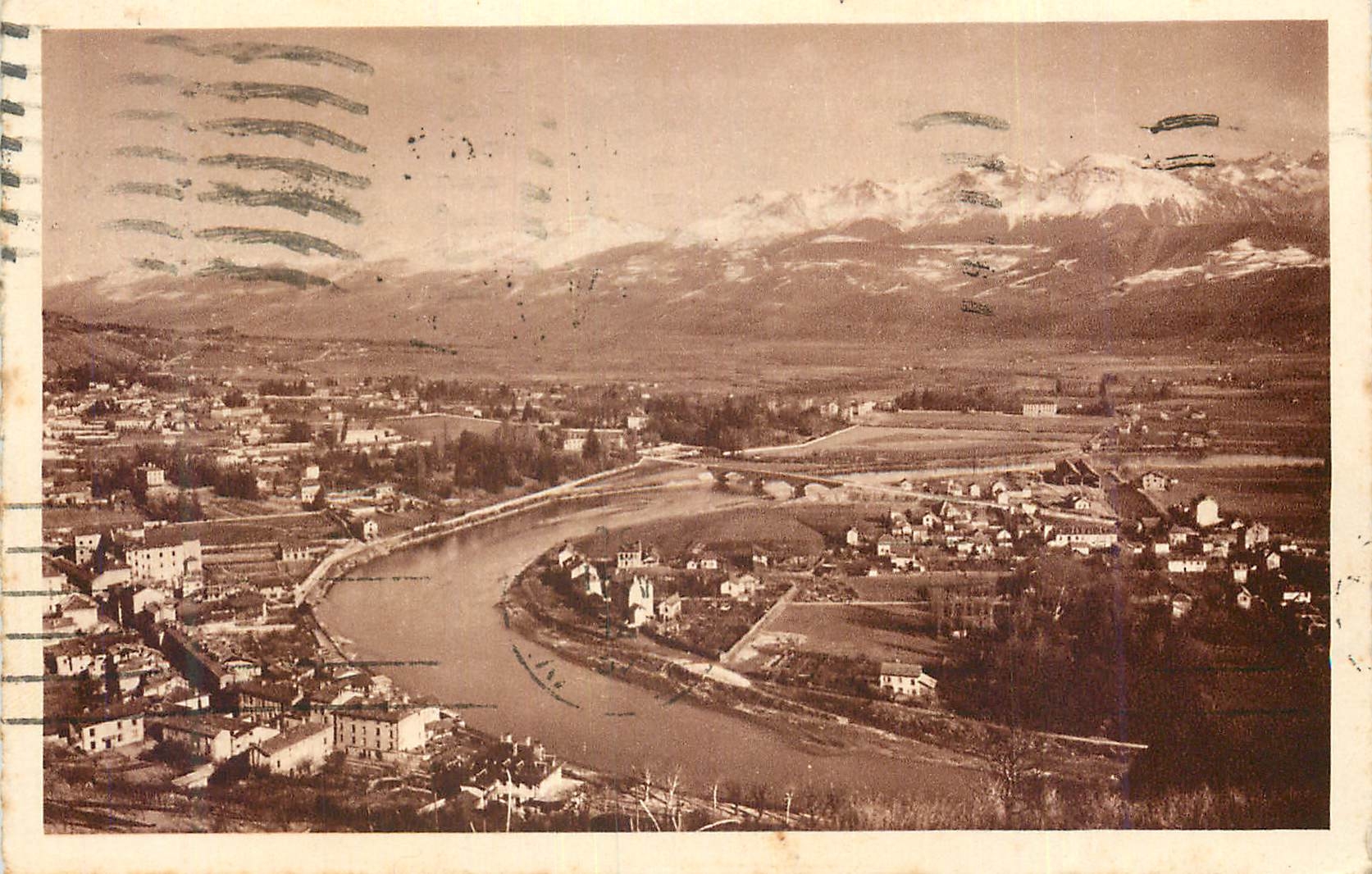 Grenoble — Vue panoramique en amont de l'Isère — Photo Duchemin, n°39
