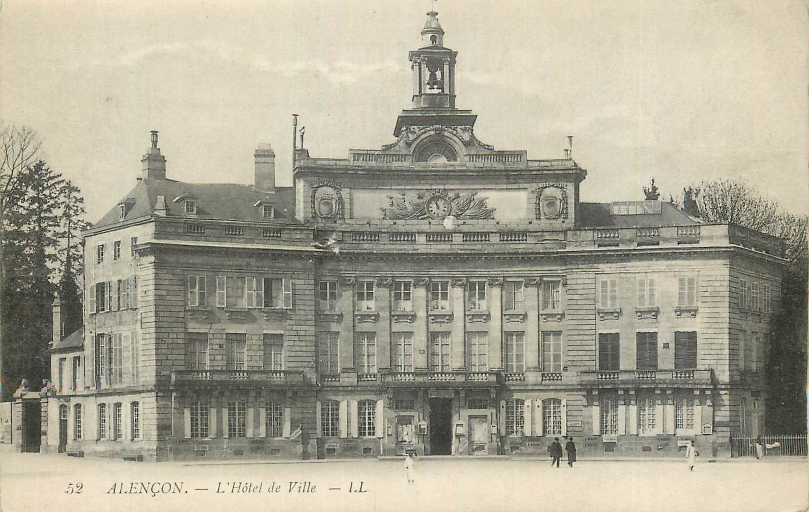 CPA Alencon l'Hotel de Ville