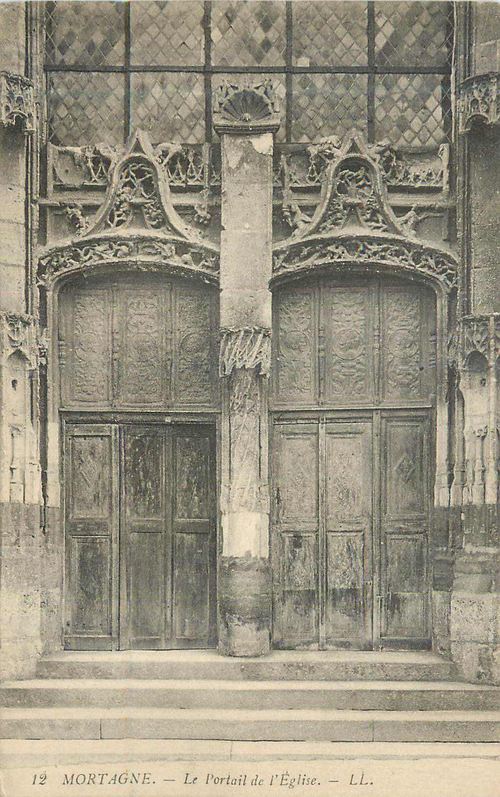 CPA Mortagne Le Portail de l'Eglise