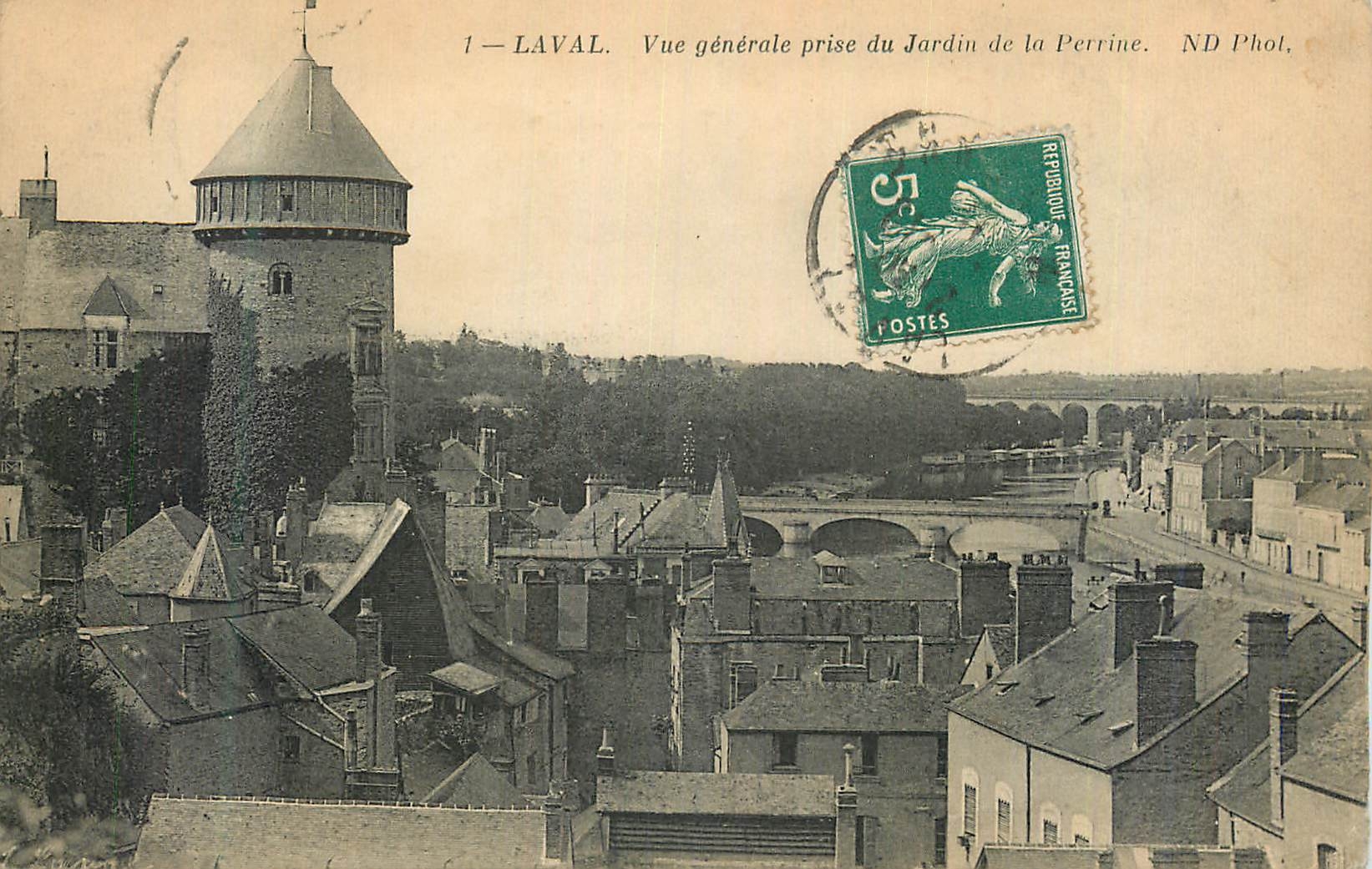 CPA Laval Vue Generale prise du Jardin de la Perrine