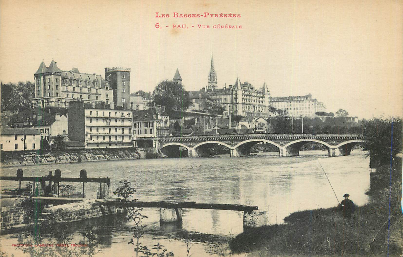 CPA Les Basses Pyrenees Pau vue Generale Peche