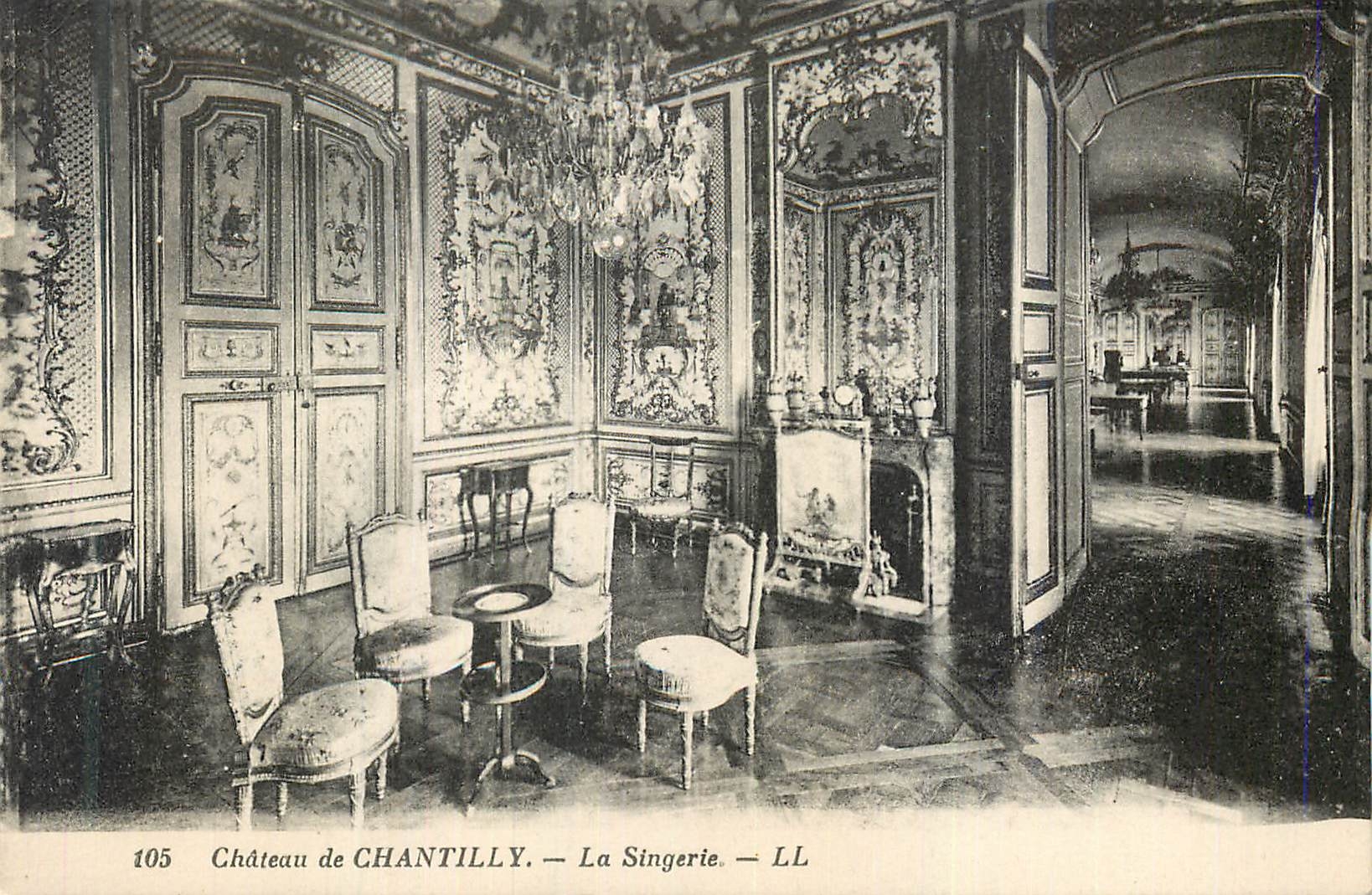 Château de CHANTILLY — La Singerie — LL