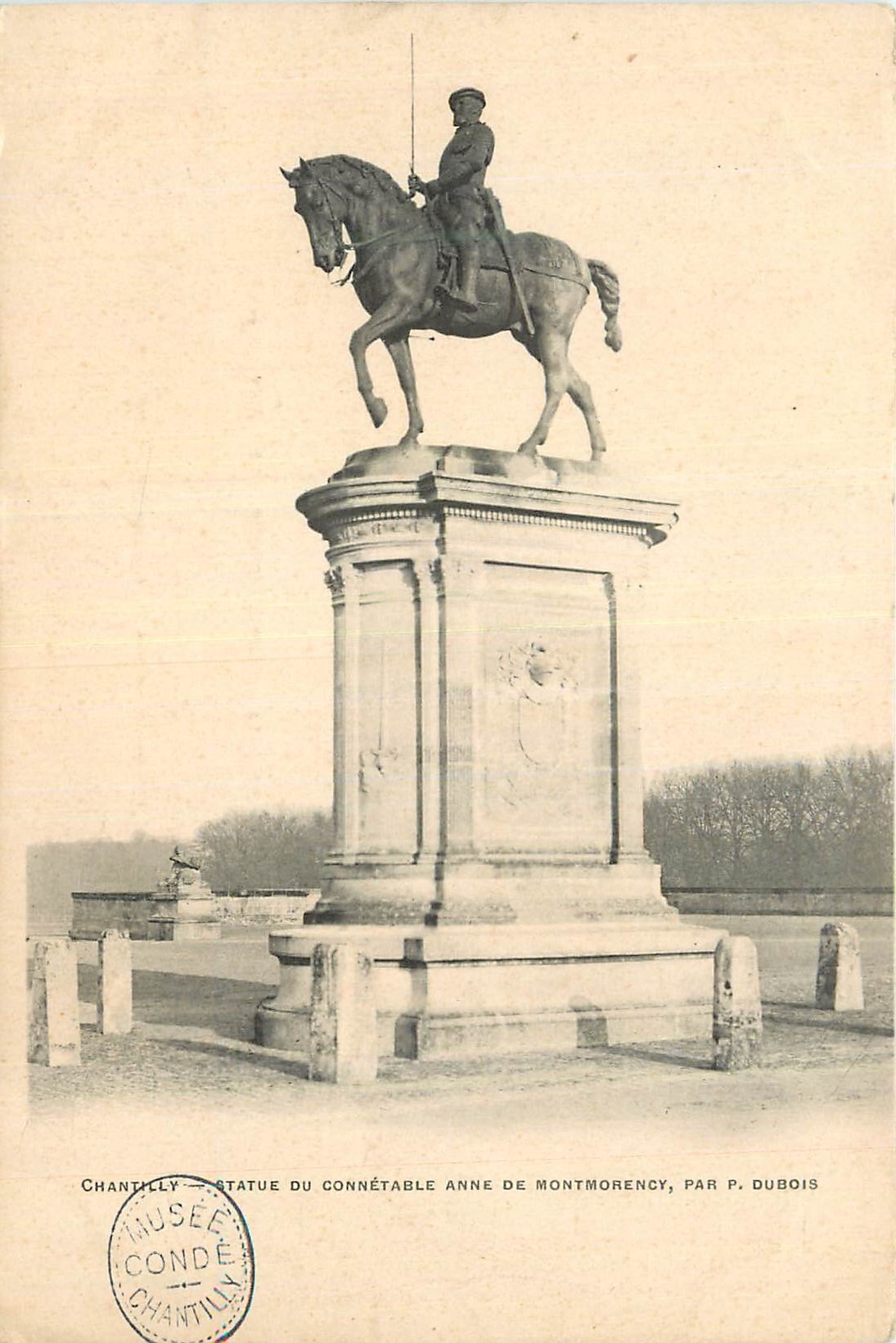 Chantilly — Statue du connétable Anne de Montmorency, par P. Dubois — Musée Condé