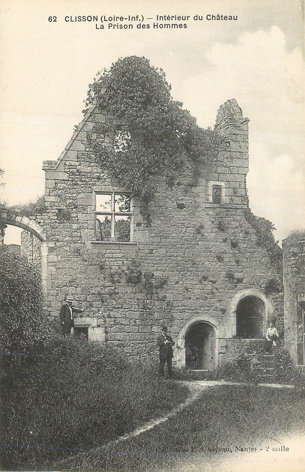 CPA Clisson (Loire Inf) Interieur du Chateau La Prison des Hommes