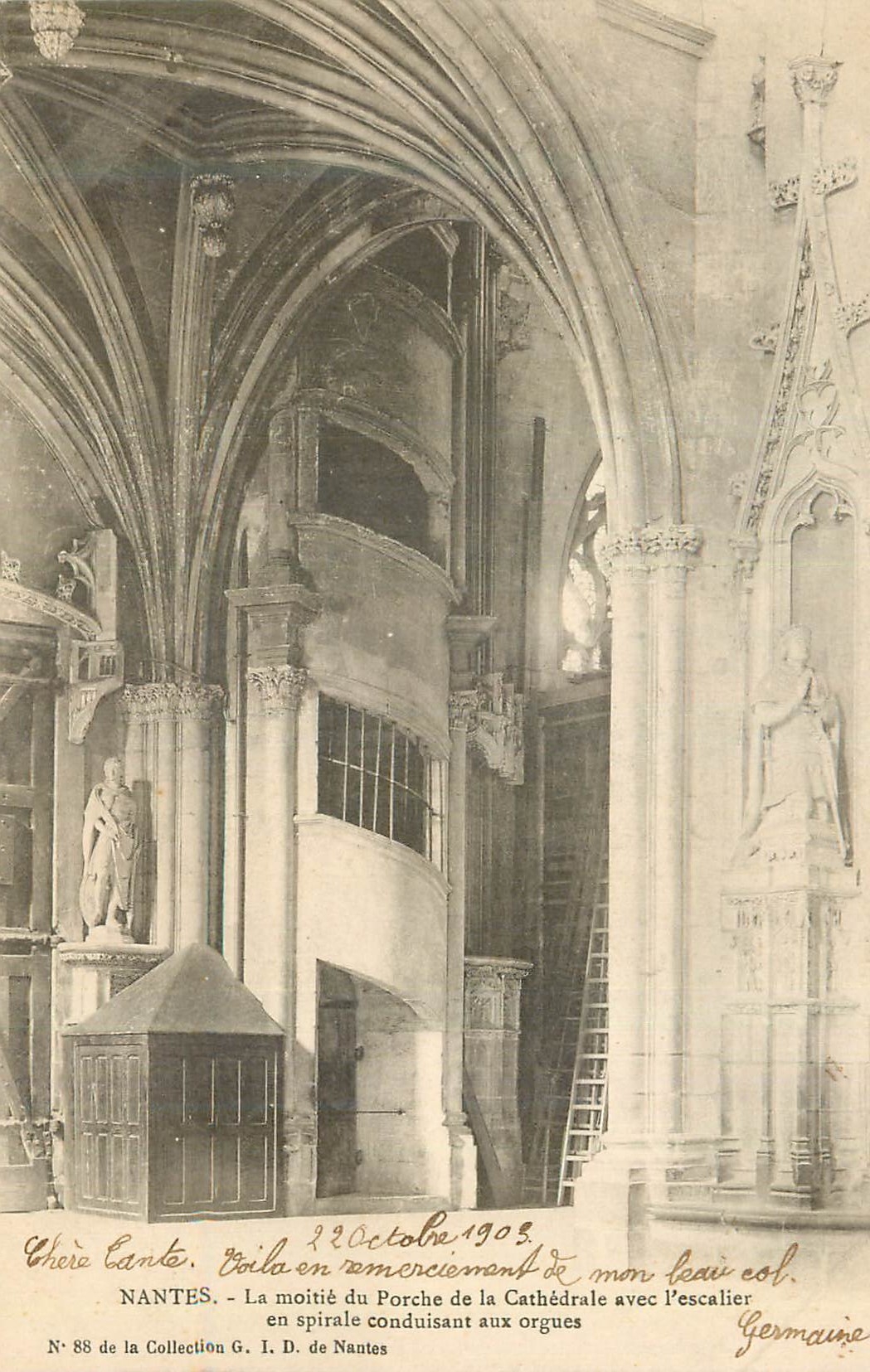 CPA Nantes La Moitie du Porche de la Cathedrale Avec L'Escalier en Spirale Conduisant aux Orgues