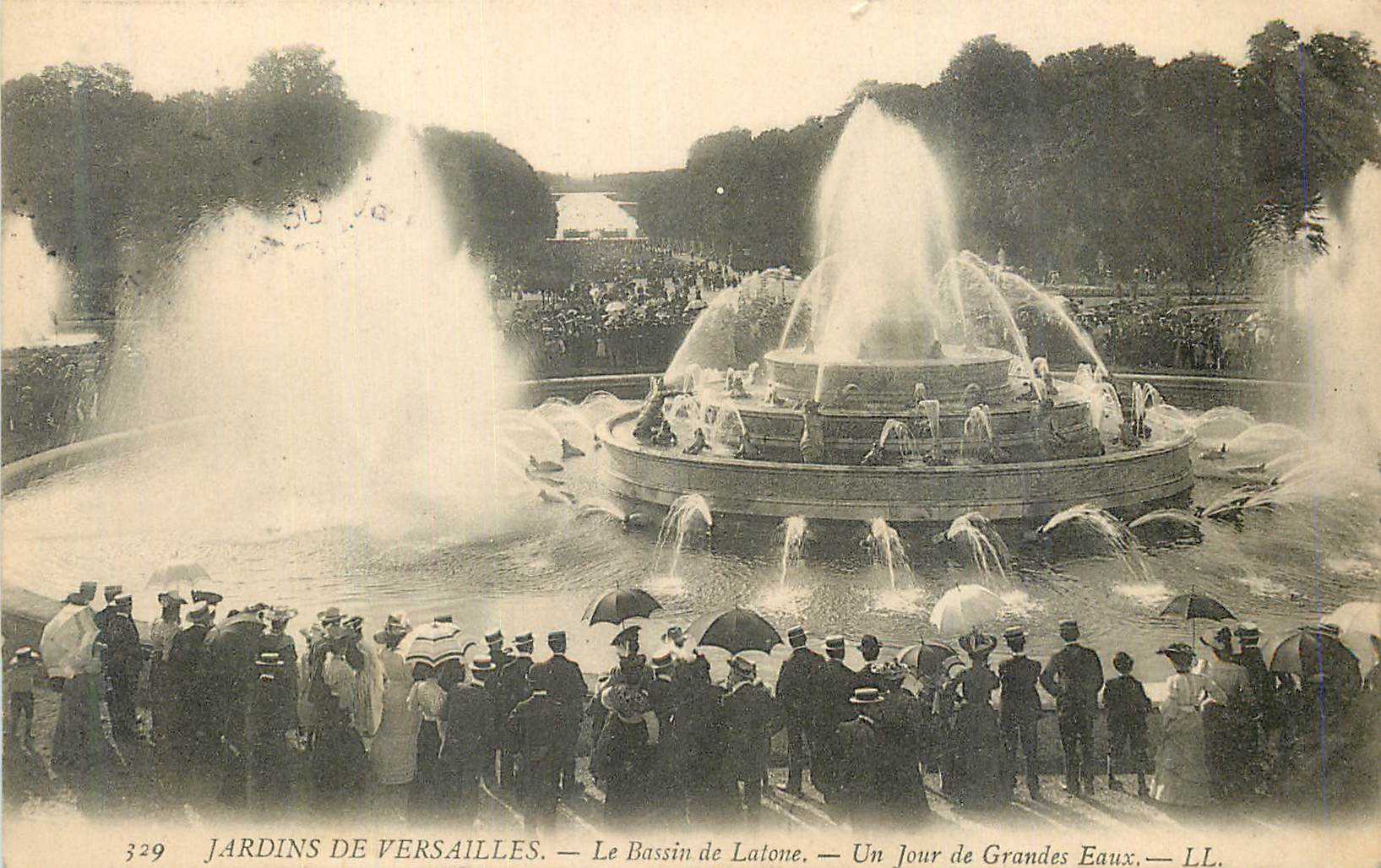 CPA Jardins de Versailles Le Bassin de Latone Un Jour de Grande Eaux