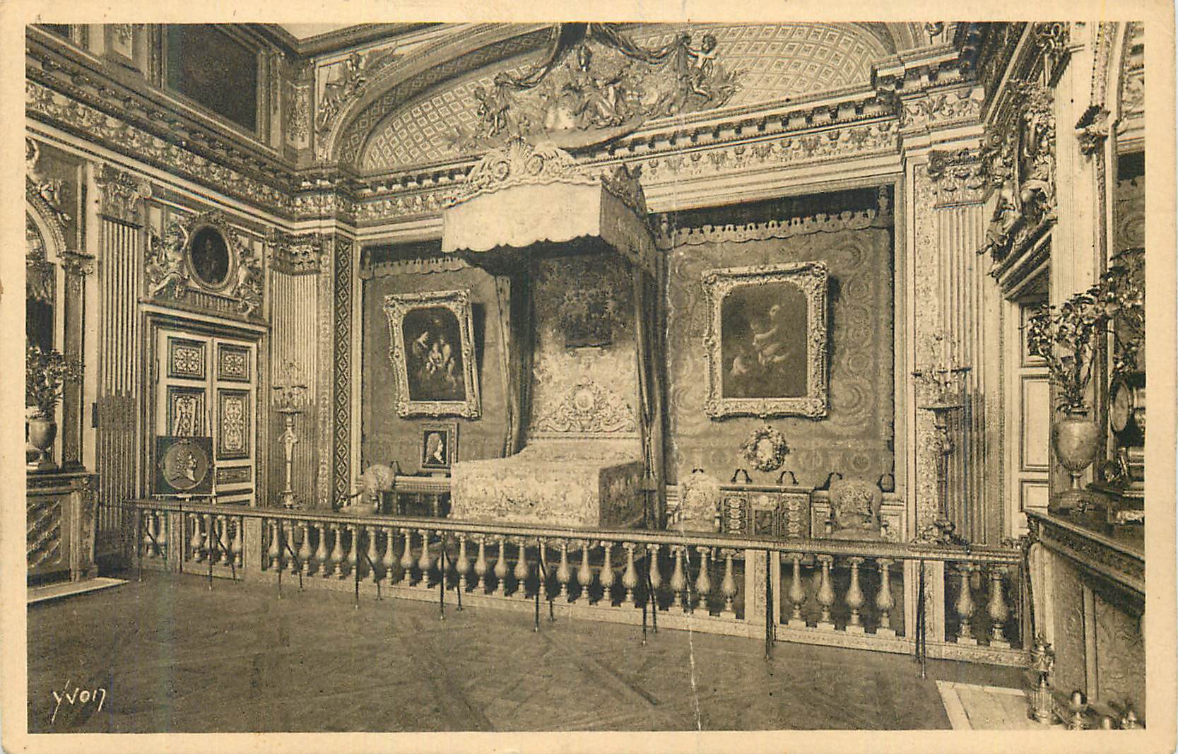 CPA Splendeurs et Charmes de Versailles Le Palais Chambre a coucher de Louis XIv