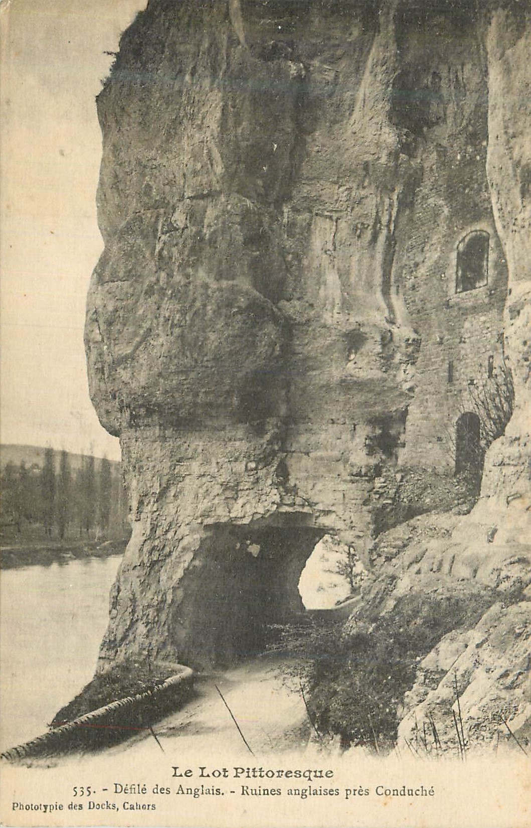 Der pittoreske Lot — Englischer Pass — Englisches Ruinenensemble bei Conduché — Fototypie der Docks, Cahors, Nr. 535
