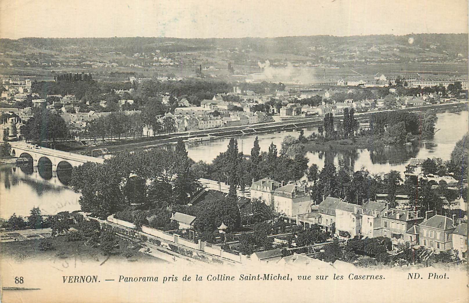 Vernon — Panorama taken from Saint-Michel Hill, view of the Barracks — ND. Photo n°88