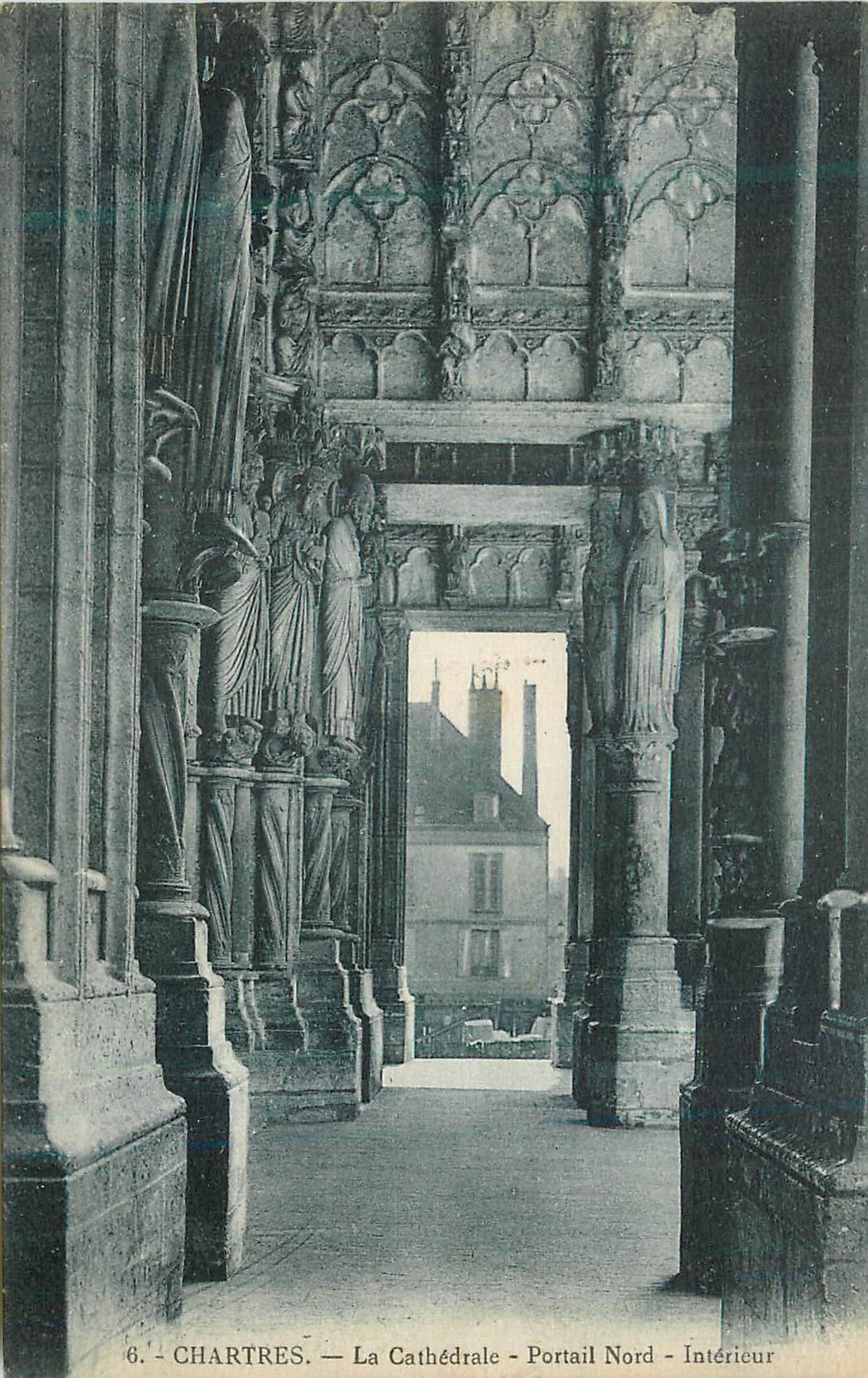 CPA Chartres La Cathedrale Portail Nord Interieur
